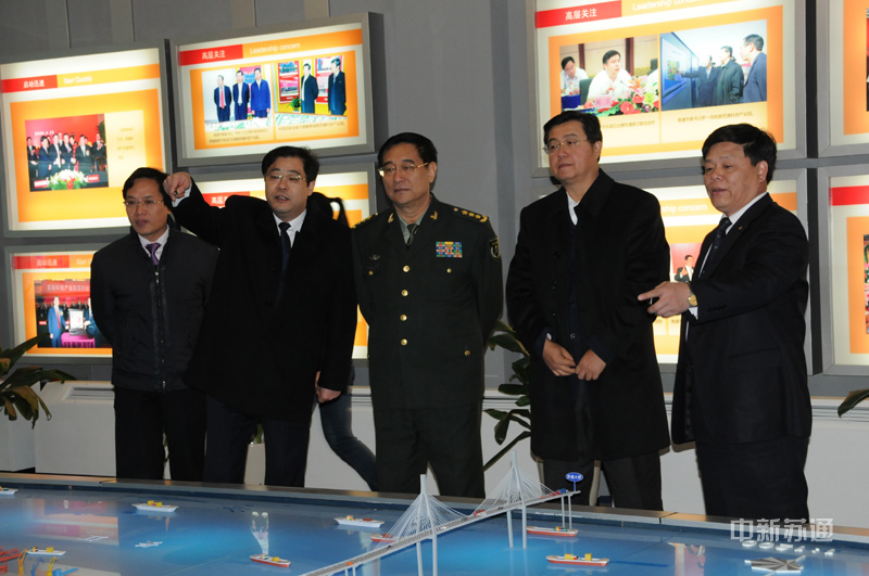 2010年12月17日，南京军区政治委员陈国令上将在市委书记罗一民的陪同下考察园区